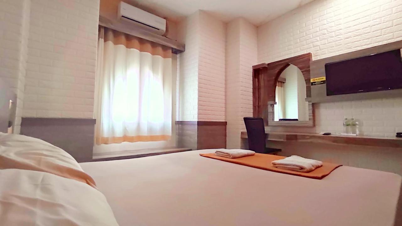 סמאראנג Hotel Syariah Larismanis מראה חיצוני תמונה